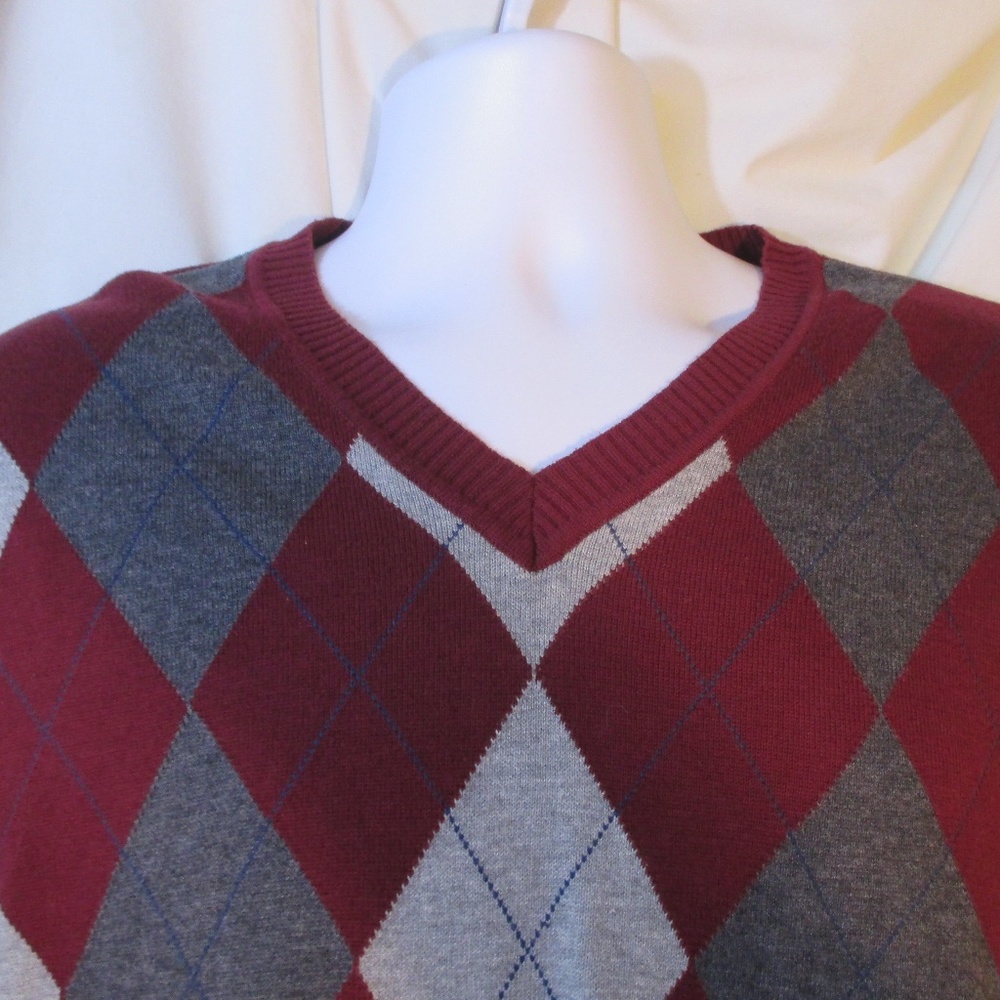 Club Room  Red Plaid Pullover V Neck Vest Size XL